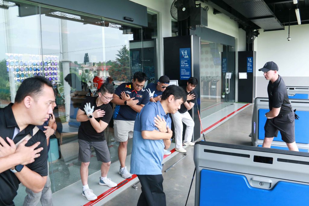 Audi Gelar Golf Clinic & Driving Experience untuk Tingkatkan Gaya Hidup Premium Konsumen 2 Eoin Noonan Professional Golf Coach yang turut memimpin sesi Golf Clinic 2