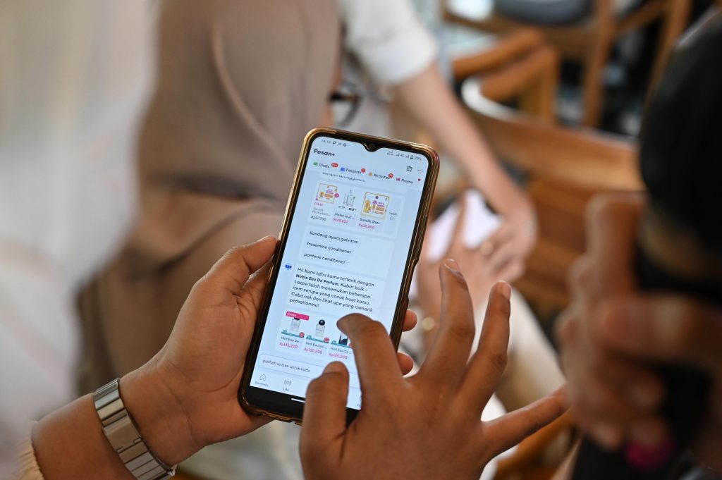 Lazada Luncurkan AI Lazzie, Bantu Konsumen Cerdas Dapat Diskon Terbaik Saat Payday 2 Foto 3. Fitur AI Lazzie Chatbot terbaru dengan GenAI di aplikasi Lazada