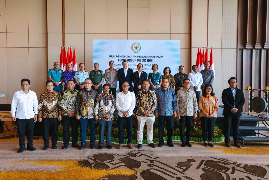 DPD RI Gelar FGD RUU Pengelolaan Perubahan Iklim, Tegaskan Komitmen terhadap Paris Agreement dan SDGs 3 WhatsApp Image 2025 07 07 at 17.43.56