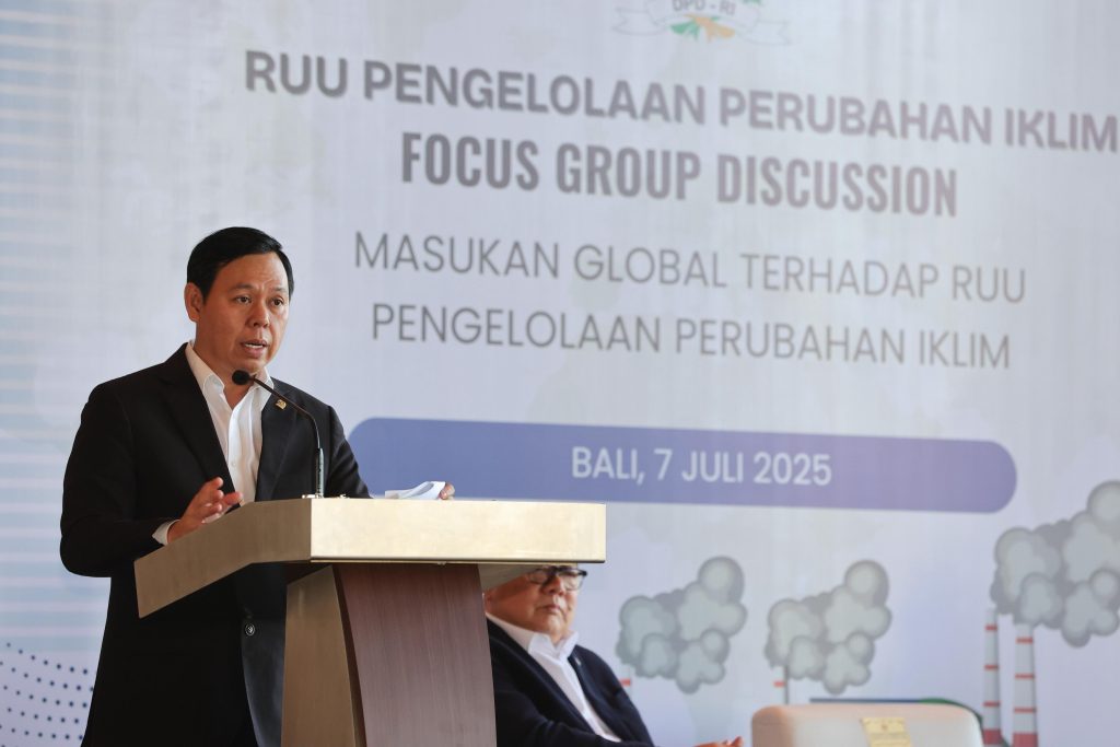 DPD RI Gelar FGD RUU Pengelolaan Perubahan Iklim, Tegaskan Komitmen terhadap Paris Agreement dan SDGs 2 WhatsApp Image 2025 07 07 at 17.43.57