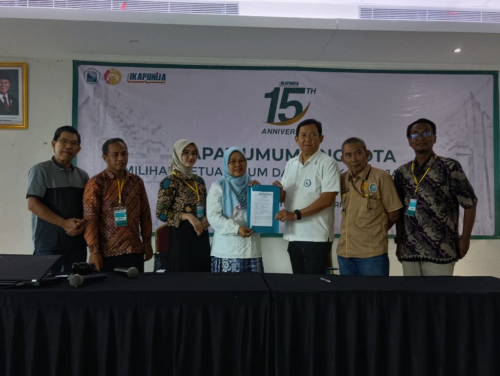 Roro Dwi Handayani Terpilih Pimpin IKAPUNIJA 2025–2029, Siap Bawa Alumni PNJ Menuju Era Inklusif dan Berdampak 2 WhatsApp Image 2025 07 20 at 08.36.39