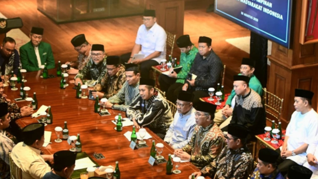 Presiden Prabowo Temui Ormas Islam, Bahas Persatuan Bangsa & Demokrasi Sehat 2 2 20250831 172225 0001