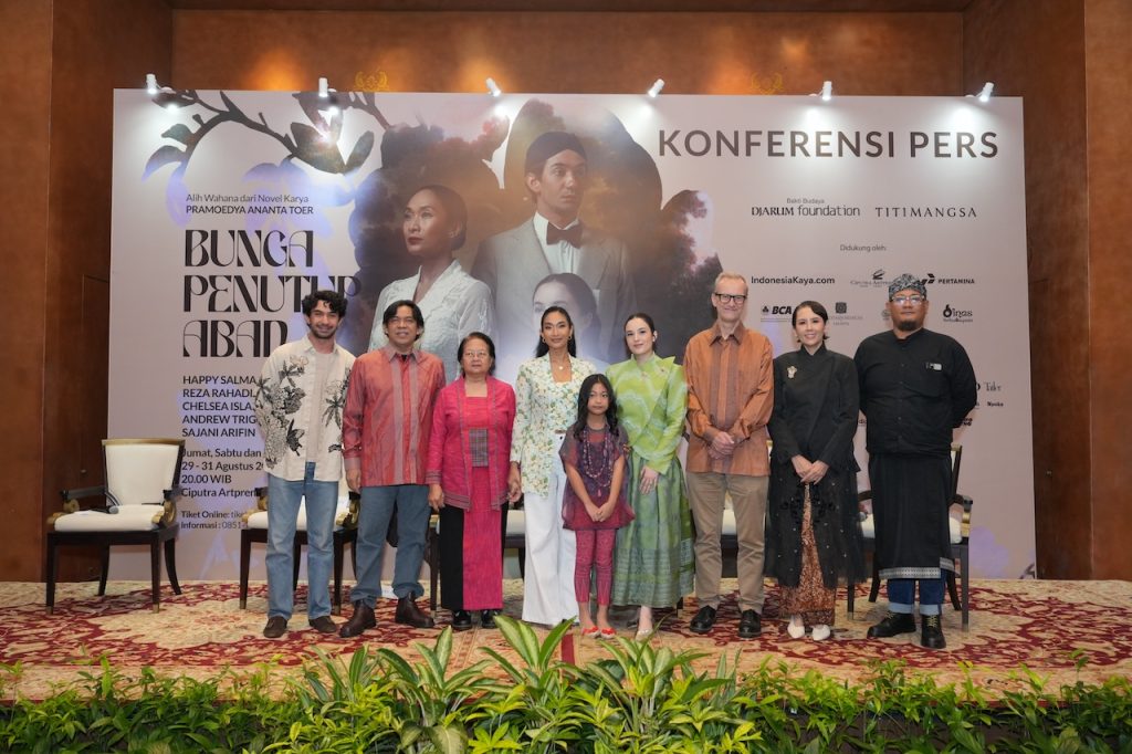 Seluruh Narasumber Konferensei Pers Bunga Penutup Abad