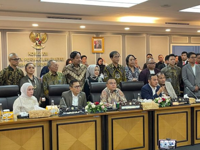 Perjuangan Ariel Dkk Terbayar! Polemik Royalti Musik Berakhir, DPR Jamin Masyarakat Bebas Nyanyi Tanpa Takut 3 Untitled design 61