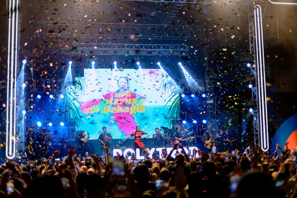 6. Konser musik Yura Yunita