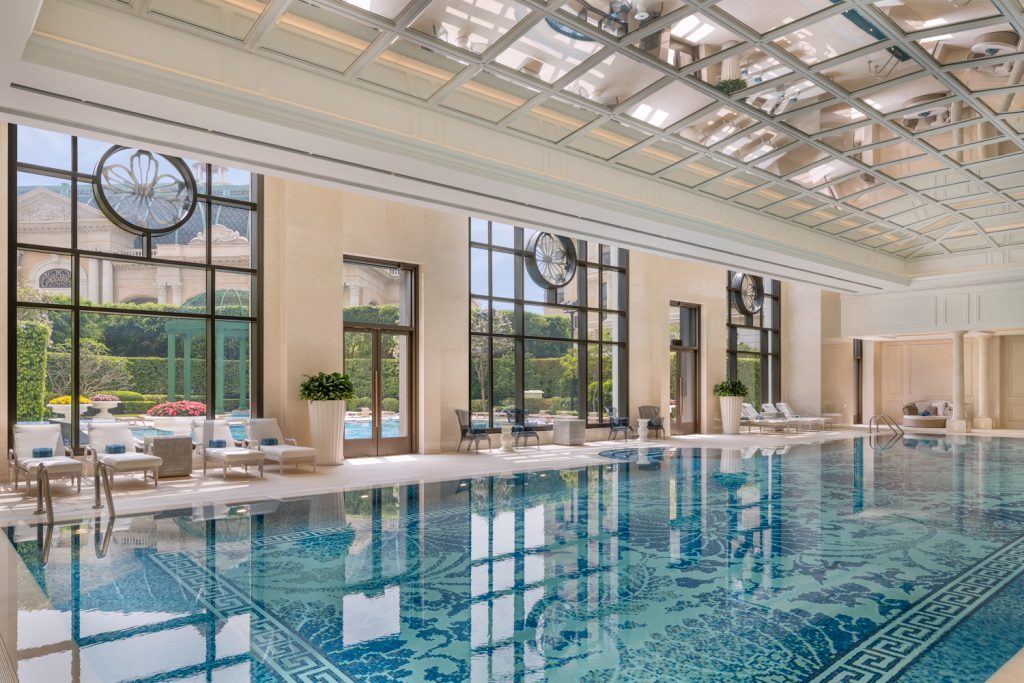 Stay in Style: Paket Hotel “Picasso: Beauty and Drama” di Grand Lisboa Palace Macau 3 Grand Lisboa Palace Macau Indoor Swimming Pool