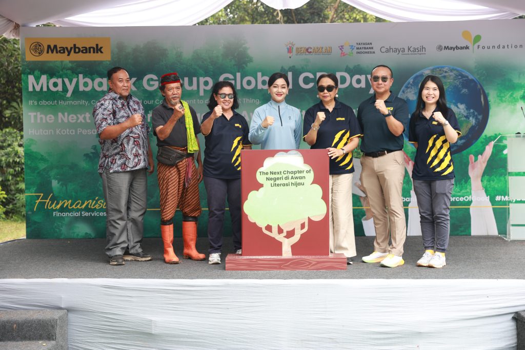Maybank Indonesia Dorong Literasi Hijau Lewat Global CR Day dan Cahaya Kasih 1 Main KV