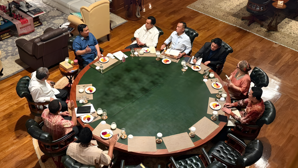 Bukan Sekadar Malam Minggu, Presiden Prabowo dan Ketua MPR Bahas Isu Panas di Hambalang 1 Desain tanpa judul 13