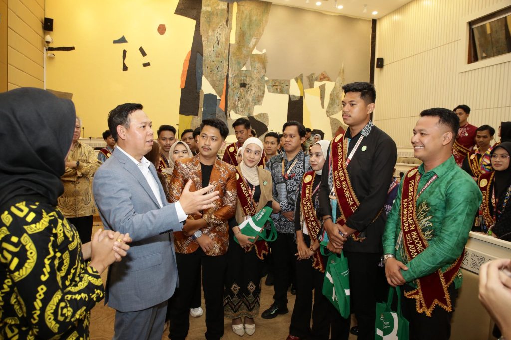 Sultan Najamudin Ajak Pemuda Parlemen Berpolitik dengan Budaya dan Menjaga Reputasi di Era Digital 6 IMG 20251025 WA0018
