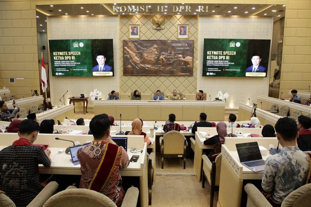 Sultan Najamudin Ajak Pemuda Parlemen Berpolitik dengan Budaya dan Menjaga Reputasi di Era Digital 2 IMG 20251025 WA0019