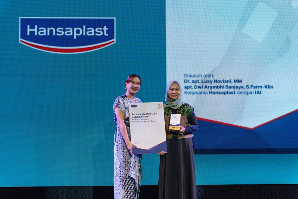 Hansaplast dan Ikatan Apoteker Indonesia Luncurkan Panduan Perawatan Luka Pertama di Indonesia 2 Peluncuran Buku Panduan Perawatan Luka untuk Apoteker