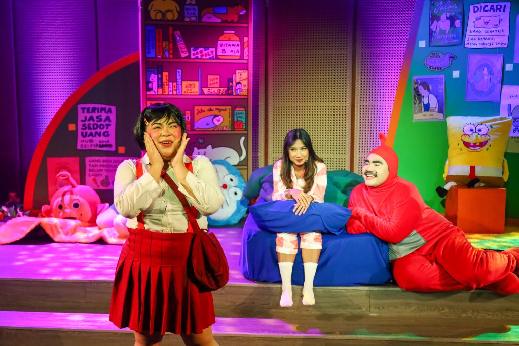 Foto 2 Aksi Chibi Maruko Cuan Kiri yang dilihat oleh Vina Tengah Sugeng Kanan