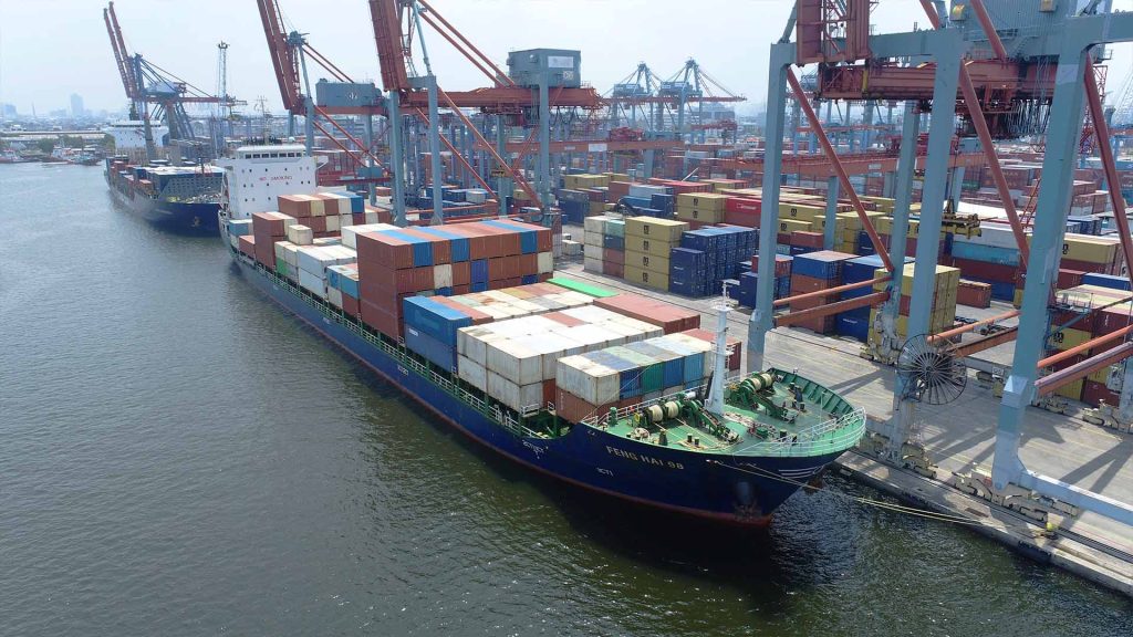 IPC TPK Perluas Jalur Ekspor Langsung ke Vietnam, Perkuat Konektivitas Maritim ASEAN 1 MV Feng Hai 98 sandar di Terminal 3 IPC TPK Tanjung Priok