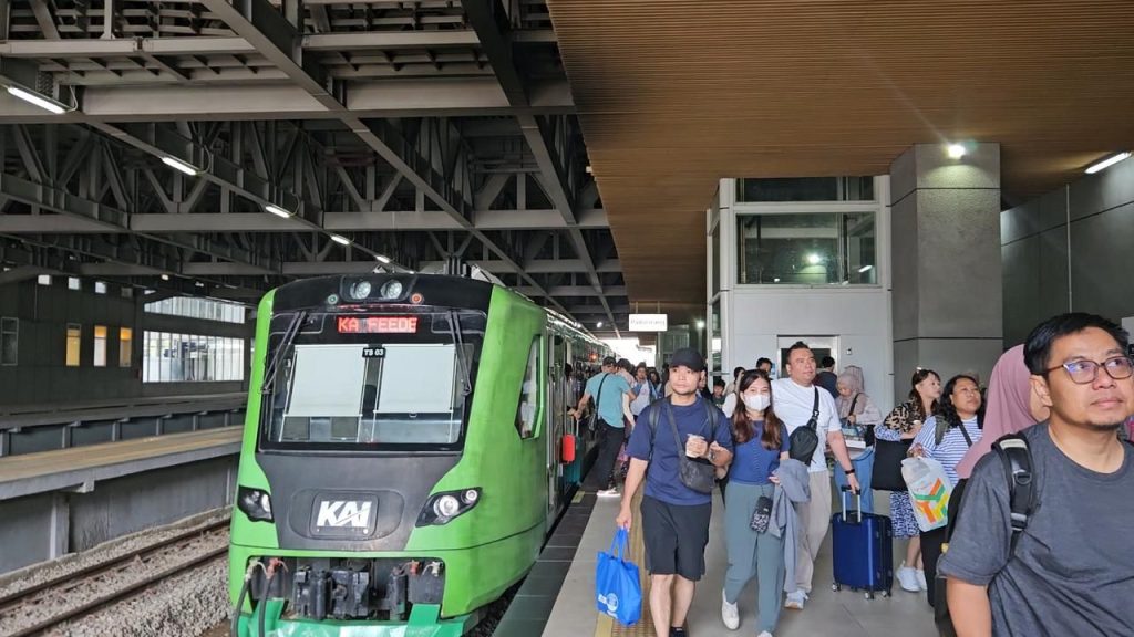 Sinergi PLN-KAI: Kereta Diesel Rute Vital Siap Disetrum 1 WhatsApp Image 2025 04 07 at 16.44.04