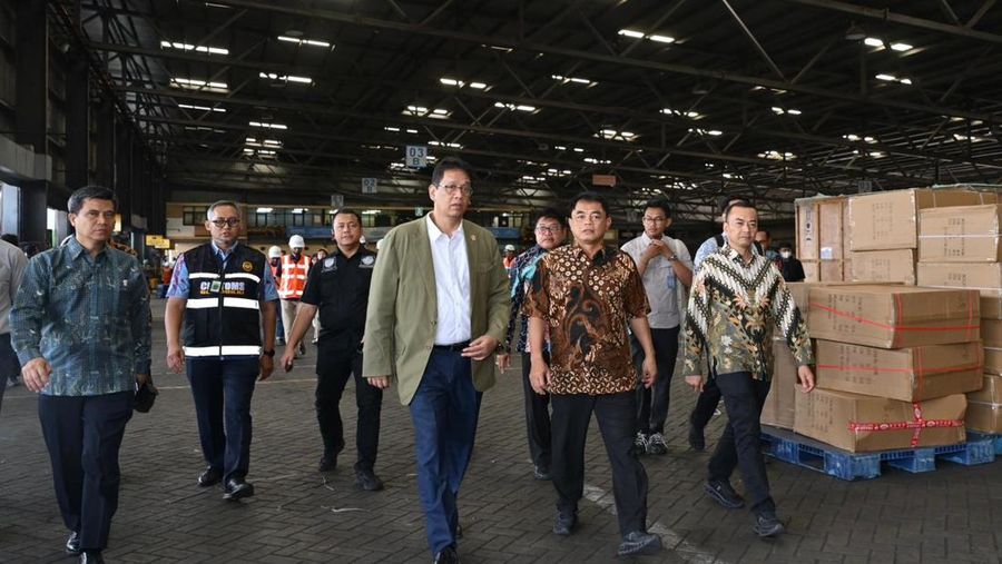 menteri keuangan ri purbaya yudhi sadewa melakukan kunjungan kerja ke kantor pengawasan dan pelayanan bea cukai tipe madya pab 1762845827939 169