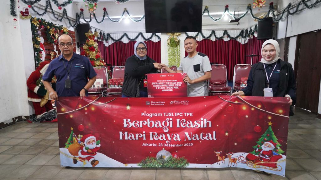 Serah terima bantuan kepada Gereja Suara Kebenaran Injil GSKI Warakas