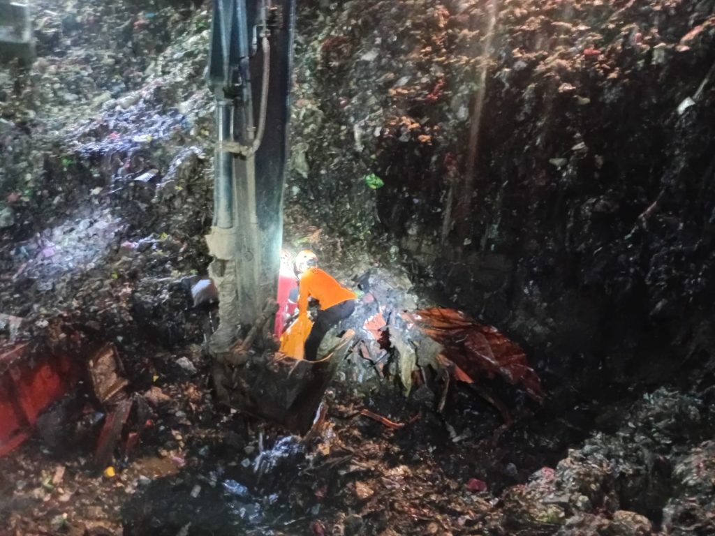 Longsor Gunung Sampah TPA Bantargebang Bekasi, 13 Orang Jadi Korban 1 WhatsApp Image 2026 03 09 at 09.25.08