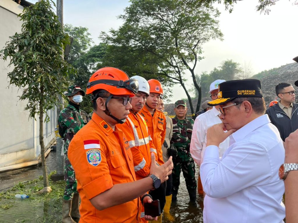 Longsor Gunung Sampah TPA Bantargebang Bekasi, 13 Orang Jadi Korban 2 WhatsApp Image 2026 03 09 at 09.27.08