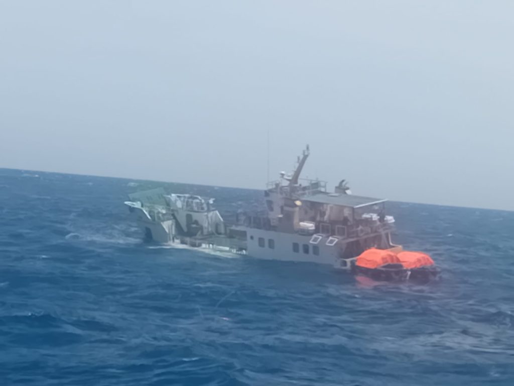 KM Gandha Nusantara 17 Mati Mesin di Perairan Maluku Utara, Basarnas Ternate Lakukan Evakuasi 1 WhatsApp Image 2026 03 15 at 20.10.27
