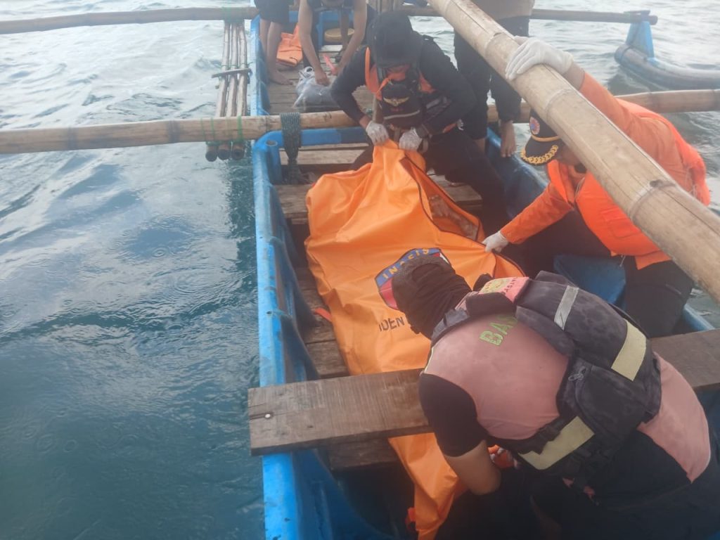 Korban Terseret Arus di Pantai Kayakas Ditemukan Meninggal, Operasi SAR Ditutup 1 WhatsApp Image 2026 03 30 at 18.41.19