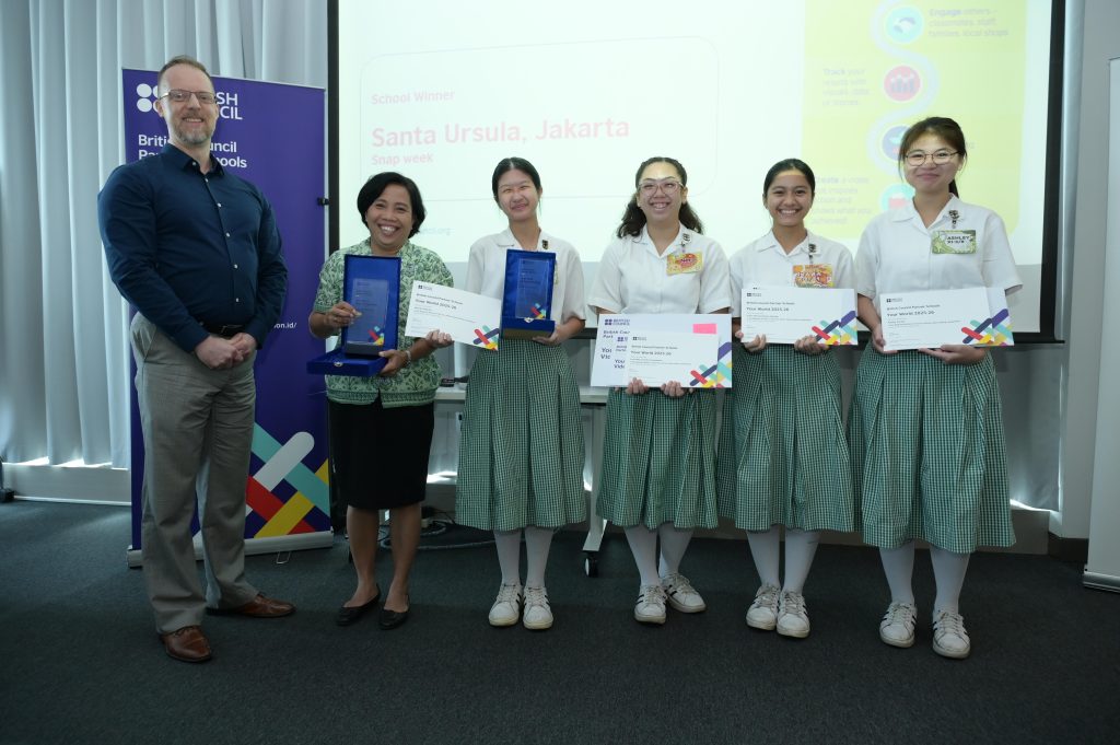 SMA Santa Ursula Jakarta Raih Penghargaan Regional Asia Timur di Kompetisi Global Your World 2026 2 Foto 1 5