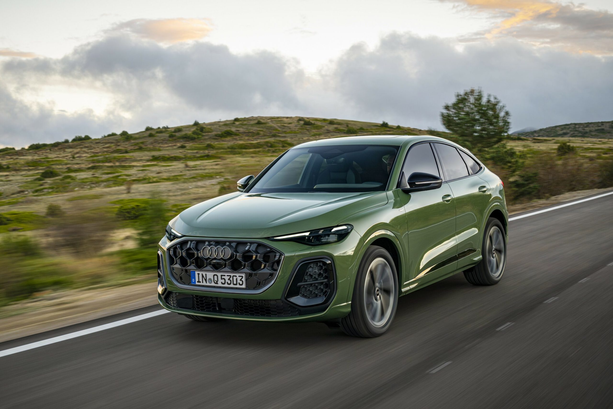 The New Audi Q5 Sportback in District Green 5 edited scaled