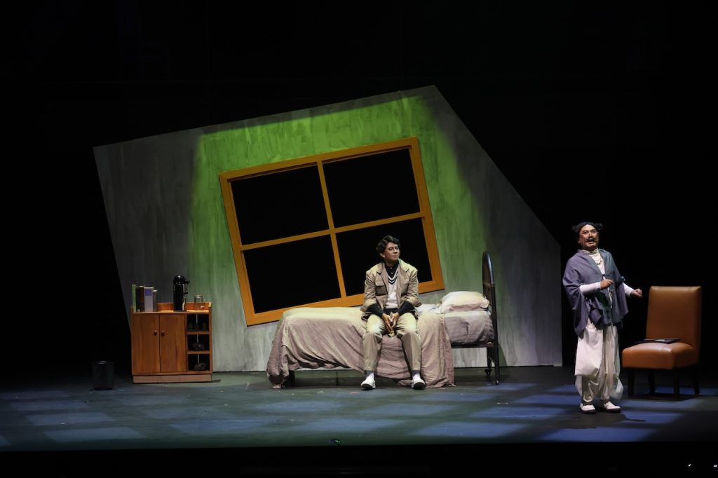 Pementasan Rumah Sakit Jiwa oleh Teater Koma 5