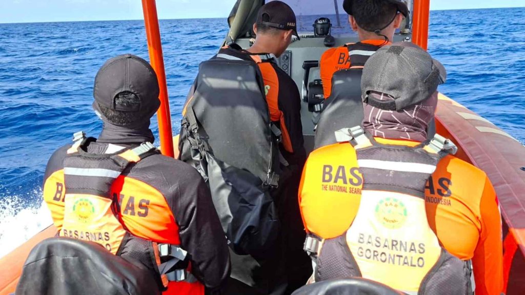 Nahkoda Speed Boat Belum Ditemukan, Basarnas Perluas Pencarian di Teluk Tomini 2 Photo Bicaraplus 1