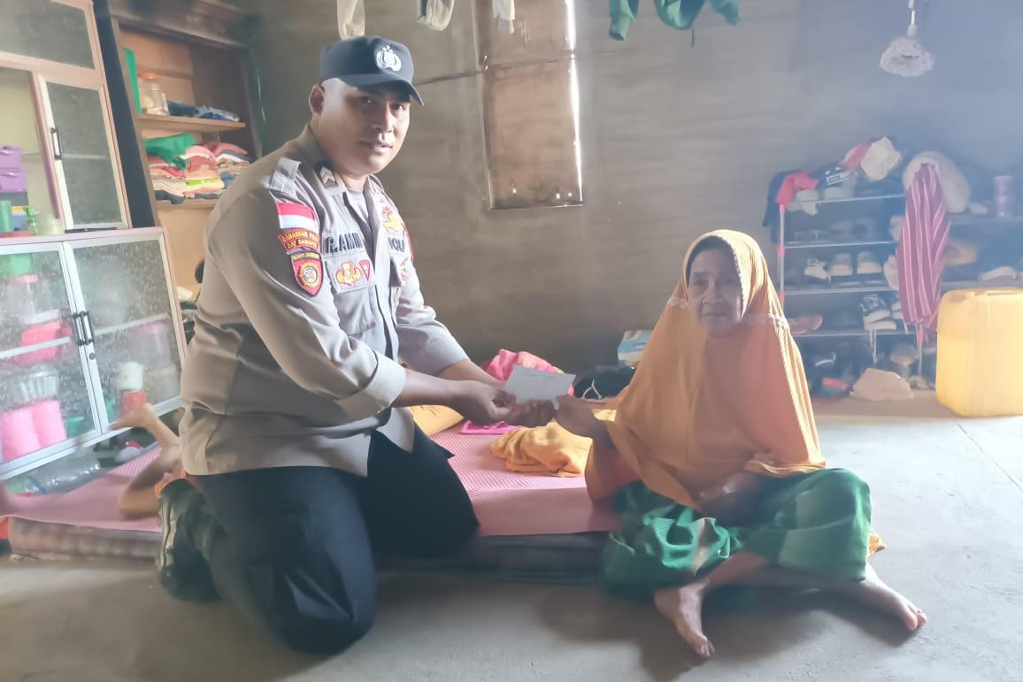 SD Muhammadiyah 2 Sukmajaya Salurkan Donasi untuk Korban Gempa Manggarai Barat
