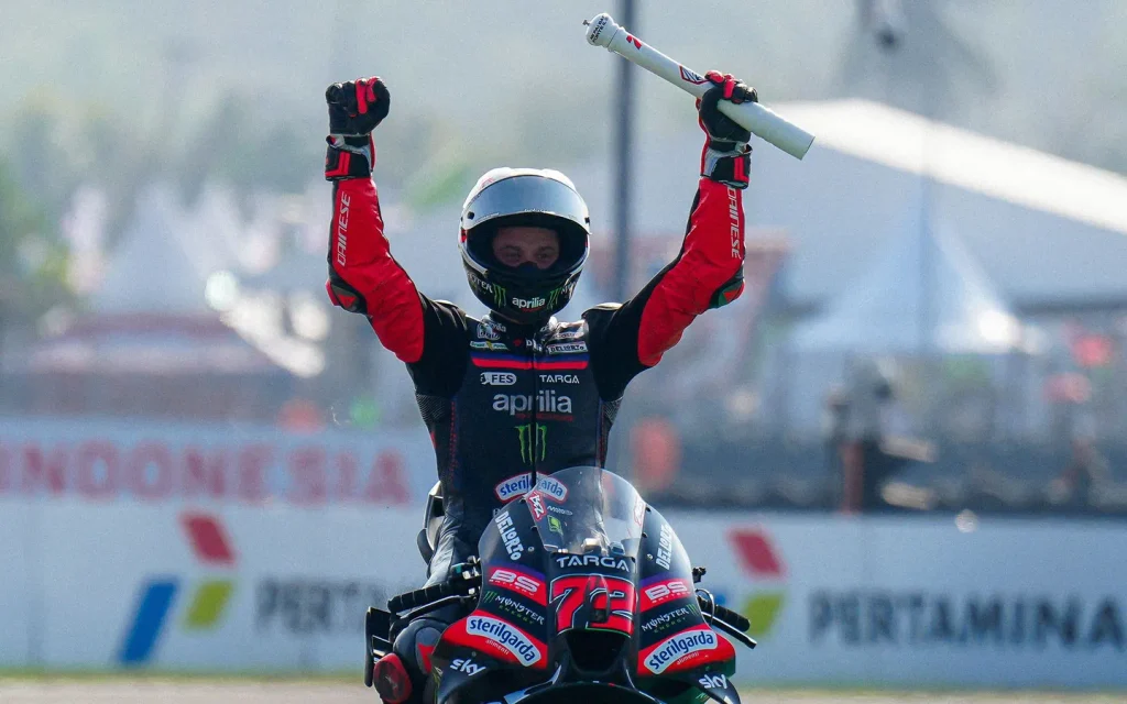 Marco Bezzecchi Juara MotoGP Mandalika 2026, Aprilia Dominan
