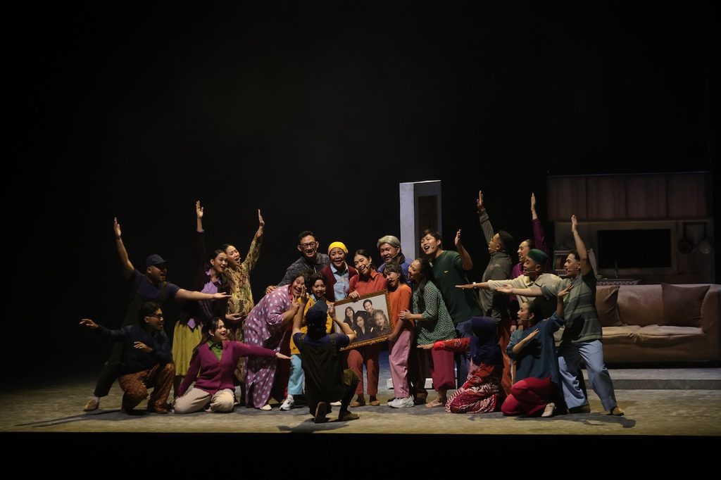 Home Sweet Loan The Musical 14